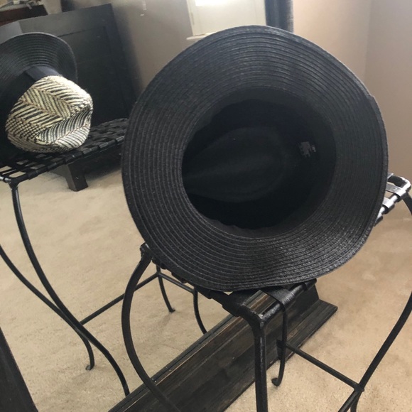 Black with beige fedora style hat - Picture 4 of 4